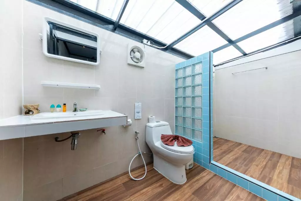 Phi Phi Long Beach Bungalow